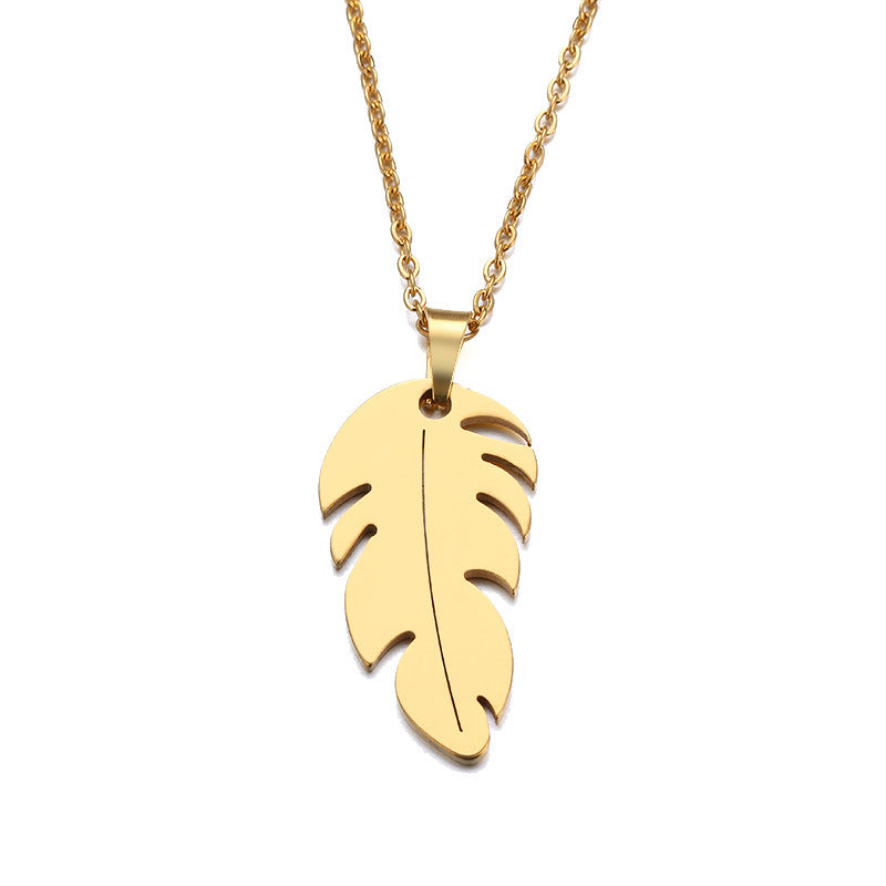 Feather pendant necklace
