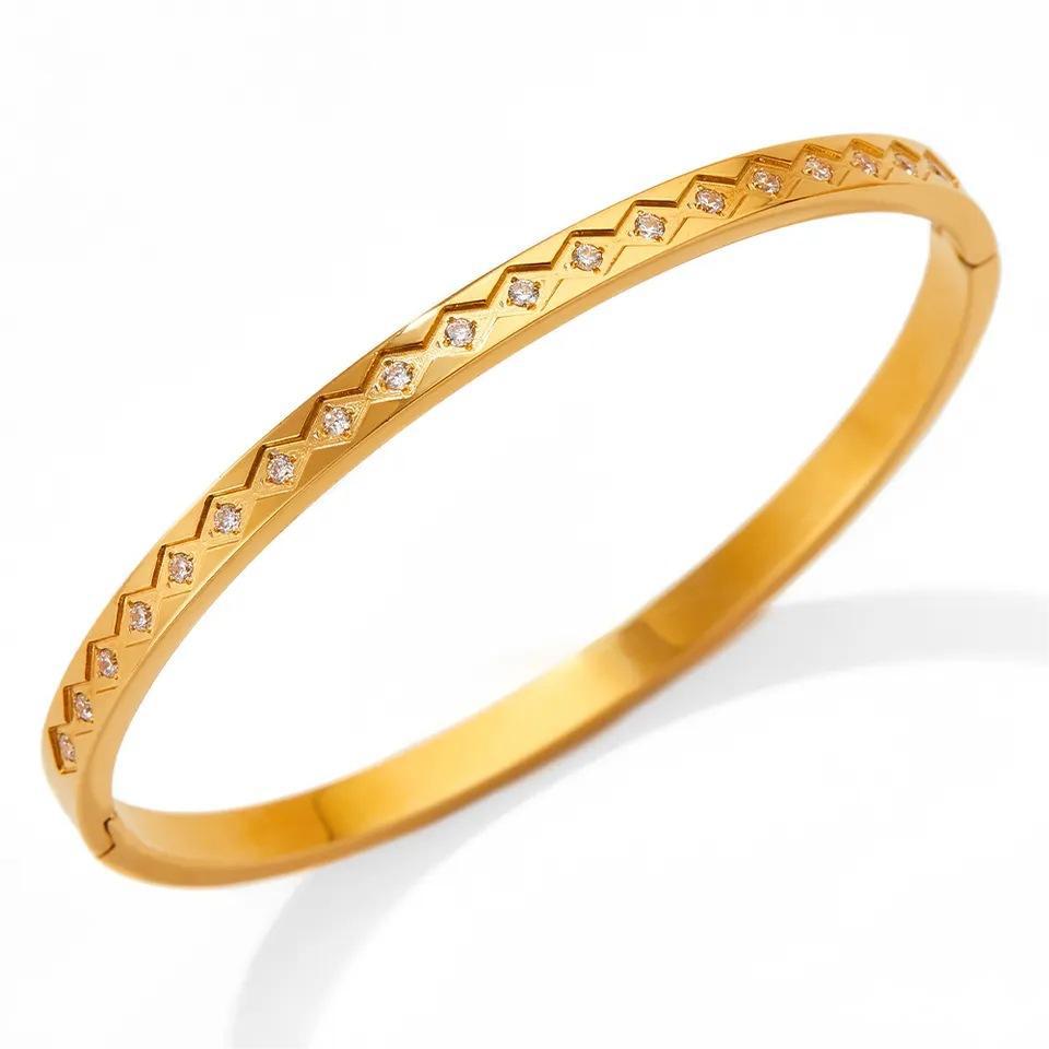Star studded Trend Bangle