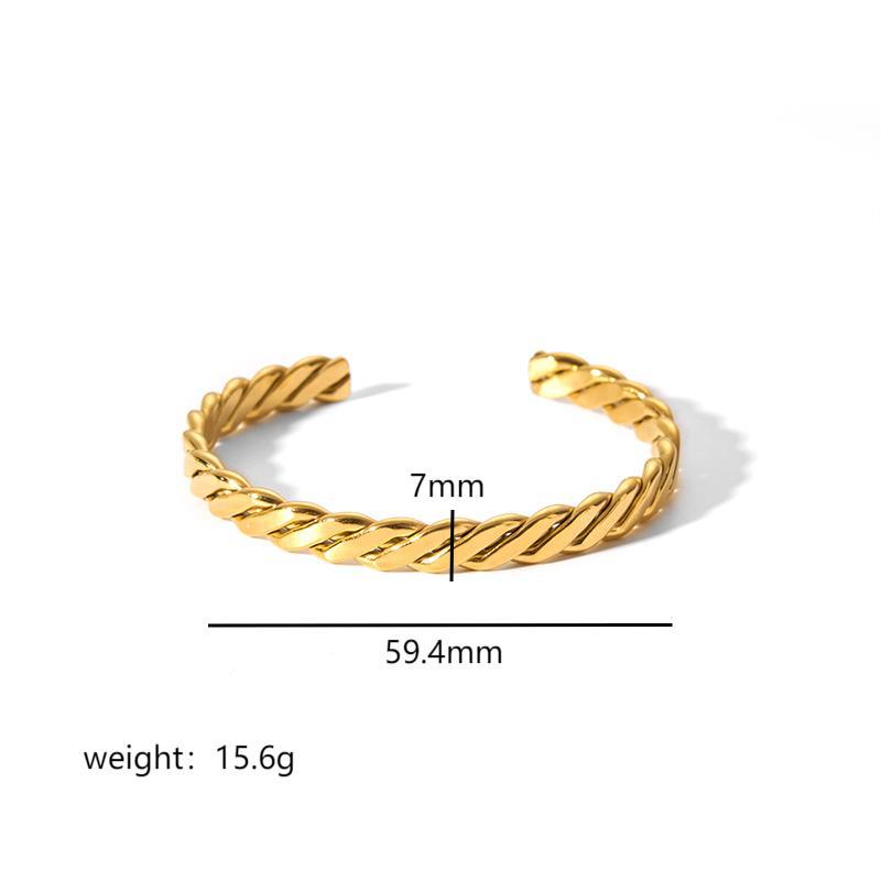 Star studded Trend Bangle