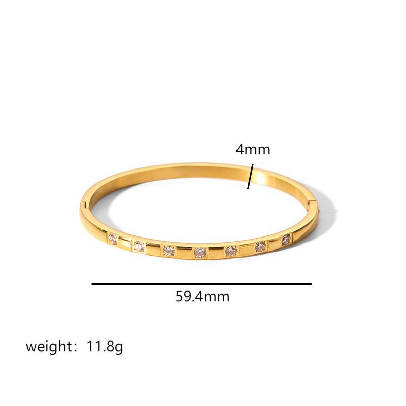Star studded Trend Bangle