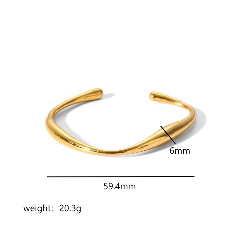 Star studded Trend Bangle