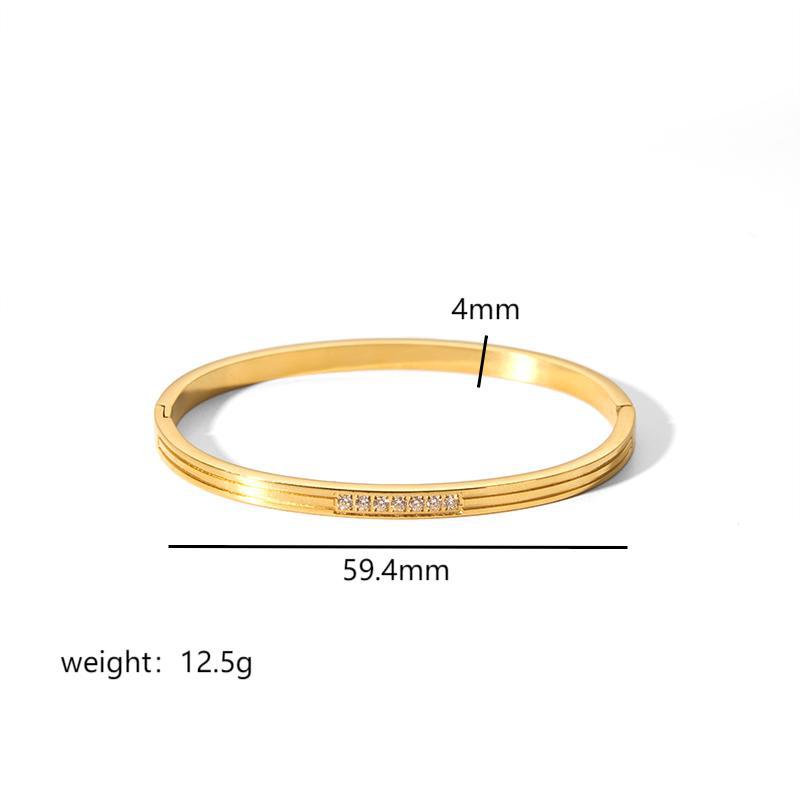 Star studded Trend Bangle
